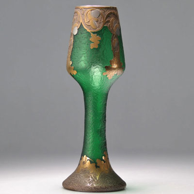 Montjoie - green vase decorated with oak leaves and acorns