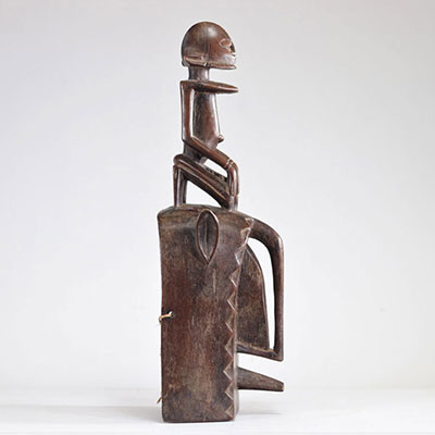 Masque en bois sculpté Dogon provenant du Mali