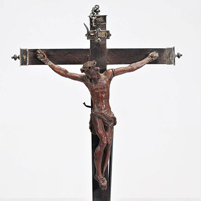 Christ en bois sculpté et argent XVIIème 