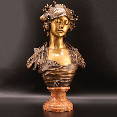 Bustre de jeune femme en bronze Art nouveau