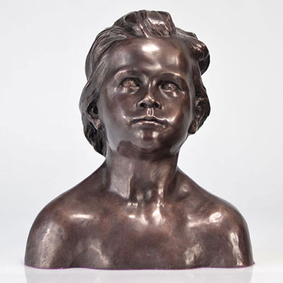 Camille Claudel (1864-1943) (d'après) « Jeanne enfant ou la petite châtelaine ». Bronze à la cire perdue à patine brune nuancée. Signé « C.Camille » sur la base.
