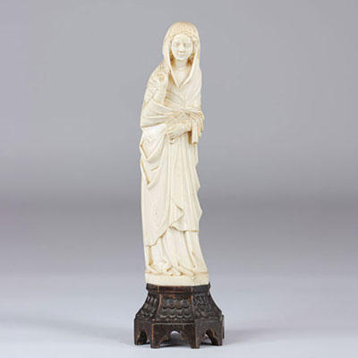 Vierge en ivoire sculptée Allemagne 18ème