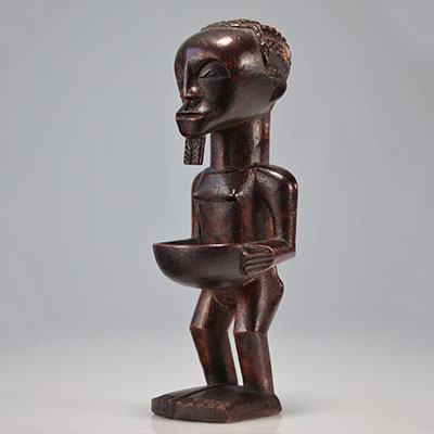 Statue Songye sculpté d'un personnage collecté en 1923