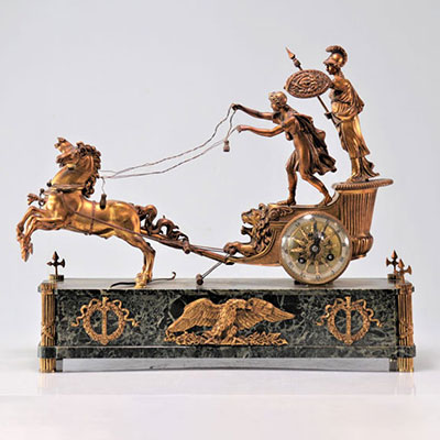 Pendule au char en bronze doré de style Empire 