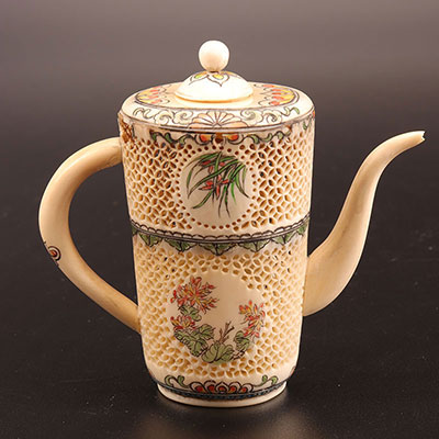 中国 - 透雕细工象牙茶壶