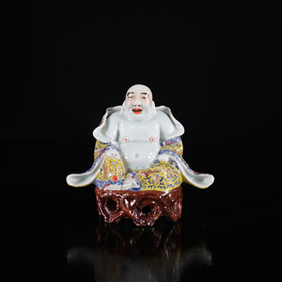 Chine porcelaine famille rose Bouddha sur socle 19/20ème 