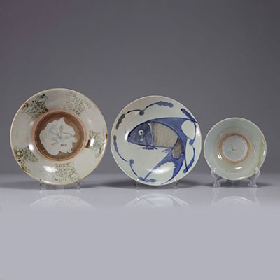 Set of 3 Qing period celadon stoneware plates