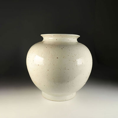 Vase en porcelaine .Corée periode Joson .XIXème 