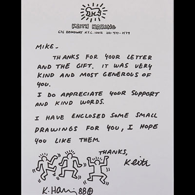 Keith Haring. Lettre écrit à Mike, sur papier à en-tête de l'atelier Keith Haring agrémenté d'un dessin au feutre noir. Signée « K.Haring ». Daté 88.
