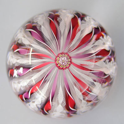 Paperweight Saint-Louis 1986-Crown 24 pink and white sticks, 250 copies