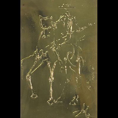 Salvador Dali. « Le Picador ». 1972. Plaque en laiton embossée représentant un cavalier sur un cheval Signature « Dali » embossée dans la plaque.