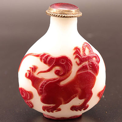 China - dragon decoration glass snuffbox