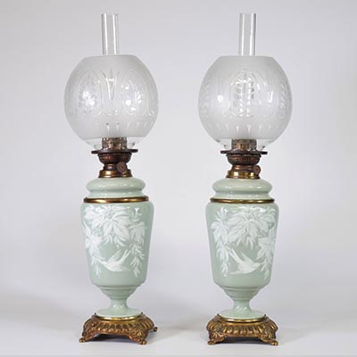 Paire de lampes en porcelaine décorée d'oiseaux 1900