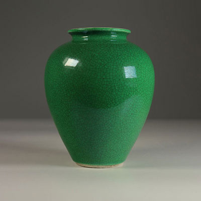Porcelain vase with apple green glaze. Nineteenth China.