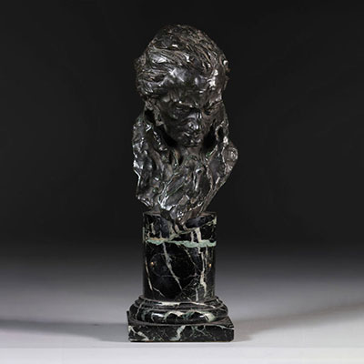 Beethoven bust in bronze signature to identify