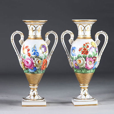Pair of Paris porcelain vases 