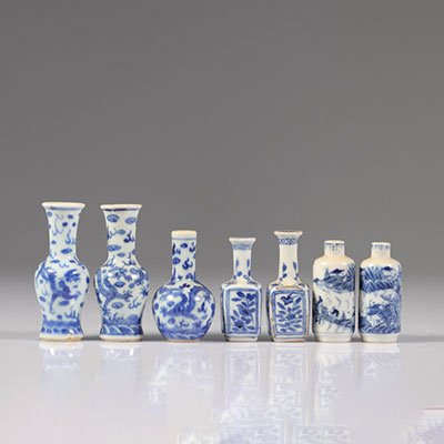 Chine lot 2 paires de vases 1 paire de tabatières et vase en porcelaine blanc bleu fin XIX