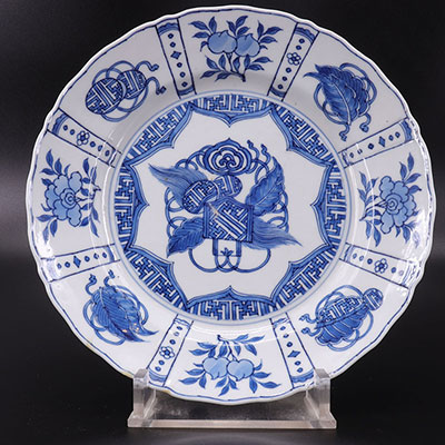 CHINA - plate white blue - Xuande mark - Kangxi period