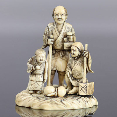 Japon Okimono sculpté de paysans 19ème