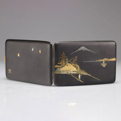 Japanese card holder decorated with gold