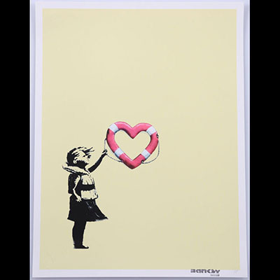 Banksy (d'aprés) Sérigraphie polychrome d'aprés Banksy - Fille avec flotteur en forme de coeur sur fond jaune