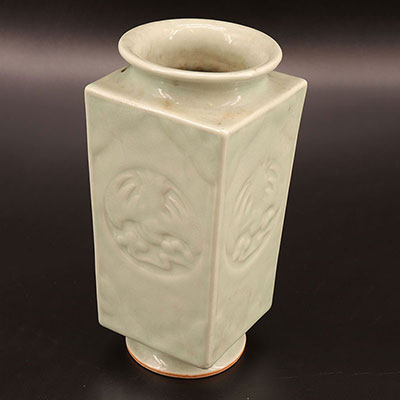 China (Corea) - quadrangular celadon porcelain vase