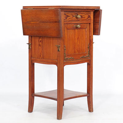 Victor HORTA (1861-1947) attributed bedside table with folding shelves