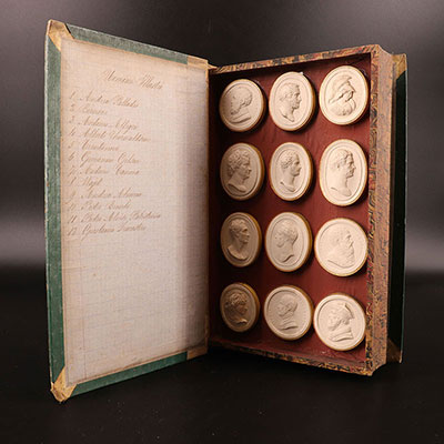 Italy - Book containing Meetings of plaster casts of souvenirs of the Grand Tour