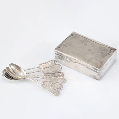 Silver box and 2 silver spoons. Hallmarks. 20th century china