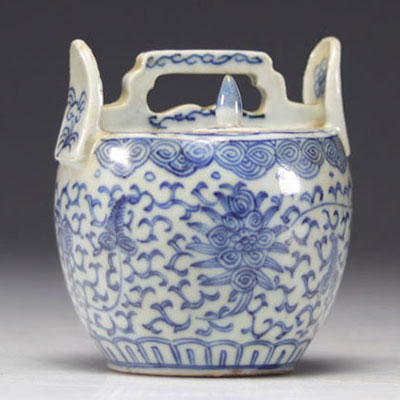 Théière en porcelaine blanc bleu d'époque Qing (清朝)