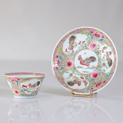 Bowl and saucer in 18th century Chinese porcelain decorated with roosters