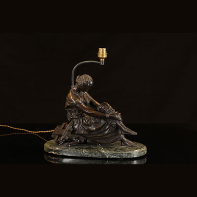 James PRADIER (1790-1852) - lampe jeune femme en bronze