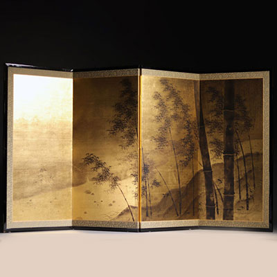 Japon - Paravent à décor de paysage au bambous, doré à la feuille.