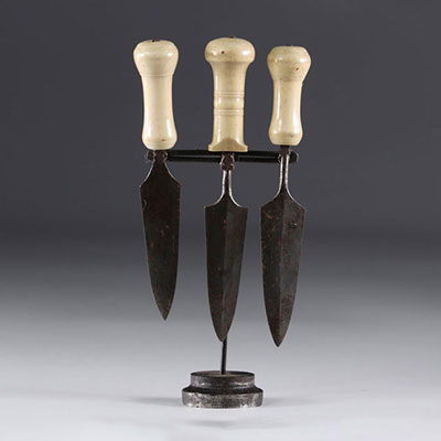 Lot de 3 couteaux miniatures Mangbetu début 20ème