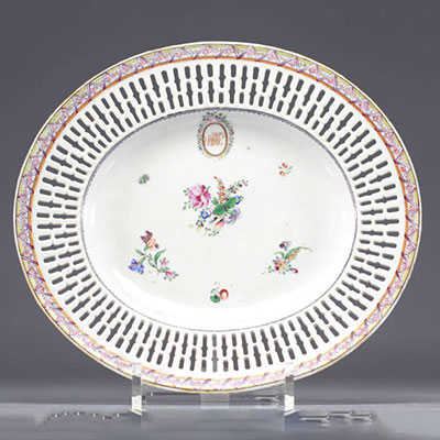 Plat Compagnie des Indes ajouré porcelaine famille rose du XVIIIe siècle