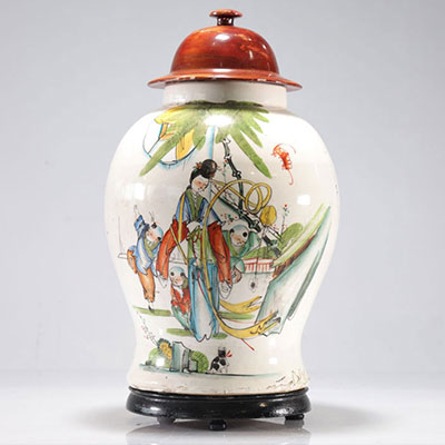 Potiche covered in Chinese porcelain around 1900