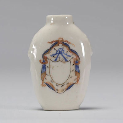 Tabatière en porcelaine de chine du XVIIIe siècle
