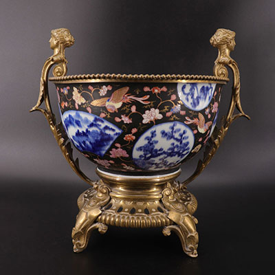 Milieu de table en porcelaine japonaise et bronze doré 