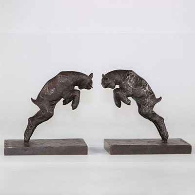 Paul SILVESTRE & SUSSE FRERES PARIS (editor) Jumping kids Pair of bronze bookends with brown patina