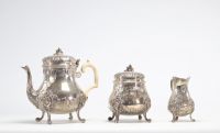 Service à café en argent trois pièces de style rococo, français, vers 1900, 1980gr