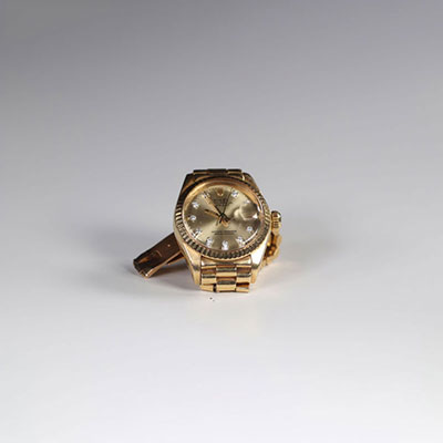 ROLEX ladies' watch in gold. diamond indexes. 26mm dial.