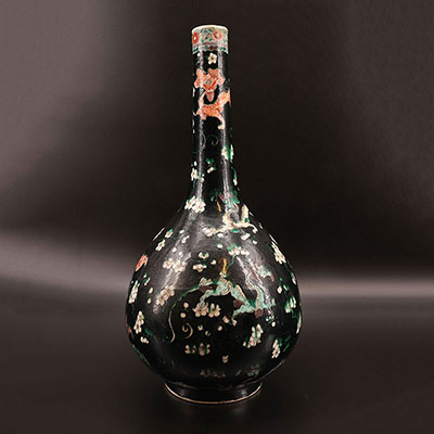 中国 - 黑色龙纹花瓶 雍正年制标记货品