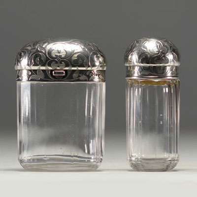 Set of two crystal scent boxes with silver lids, produced by Schäfer Piccadilly in London.s.
