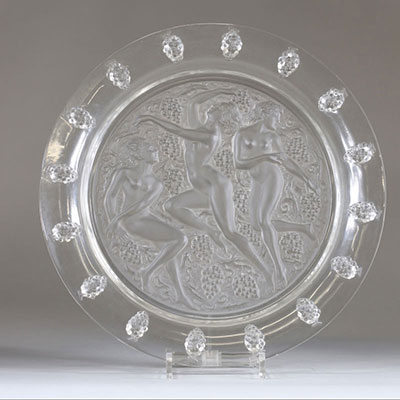 Lalique large dish decorated with the 3 graces in the vines
