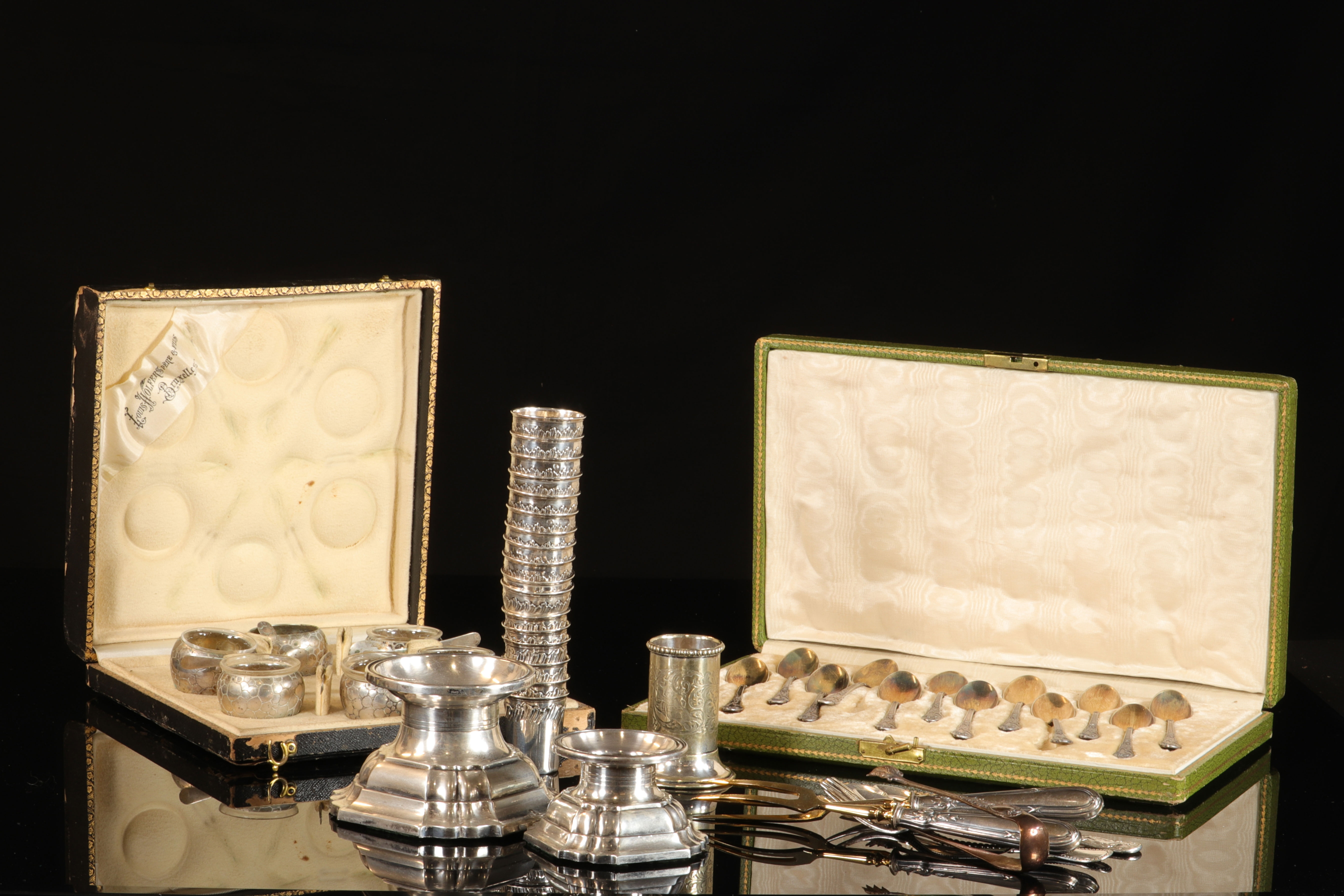 一批银器，包括12个新艺术风格摩卡银汤匙，法国银匠Ravinet