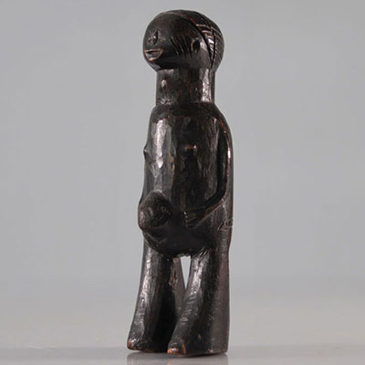 North Congo statuette with load in the belly beautiful patina of use