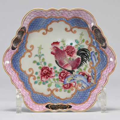 Pink family porcelain dish decorated with a rooster