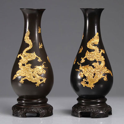 Pair of Fuzhou lacquer vases decorated with dragons