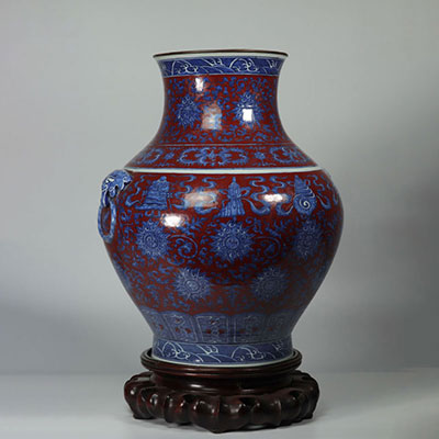 China - large Hu shape vase with red tin white blue background - Qianlong brand