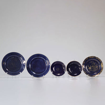Set of 5 blue and gold powdered porcelain dishes